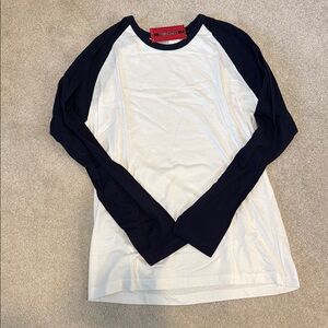 Women's Black and White Long Sleeve Top